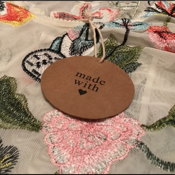 *NWT* HONEY PUNCH Embroidered BODYSUIT - Picture 6 of 6