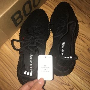 Yeezy Boost 350 v2 Black/Red Size 9