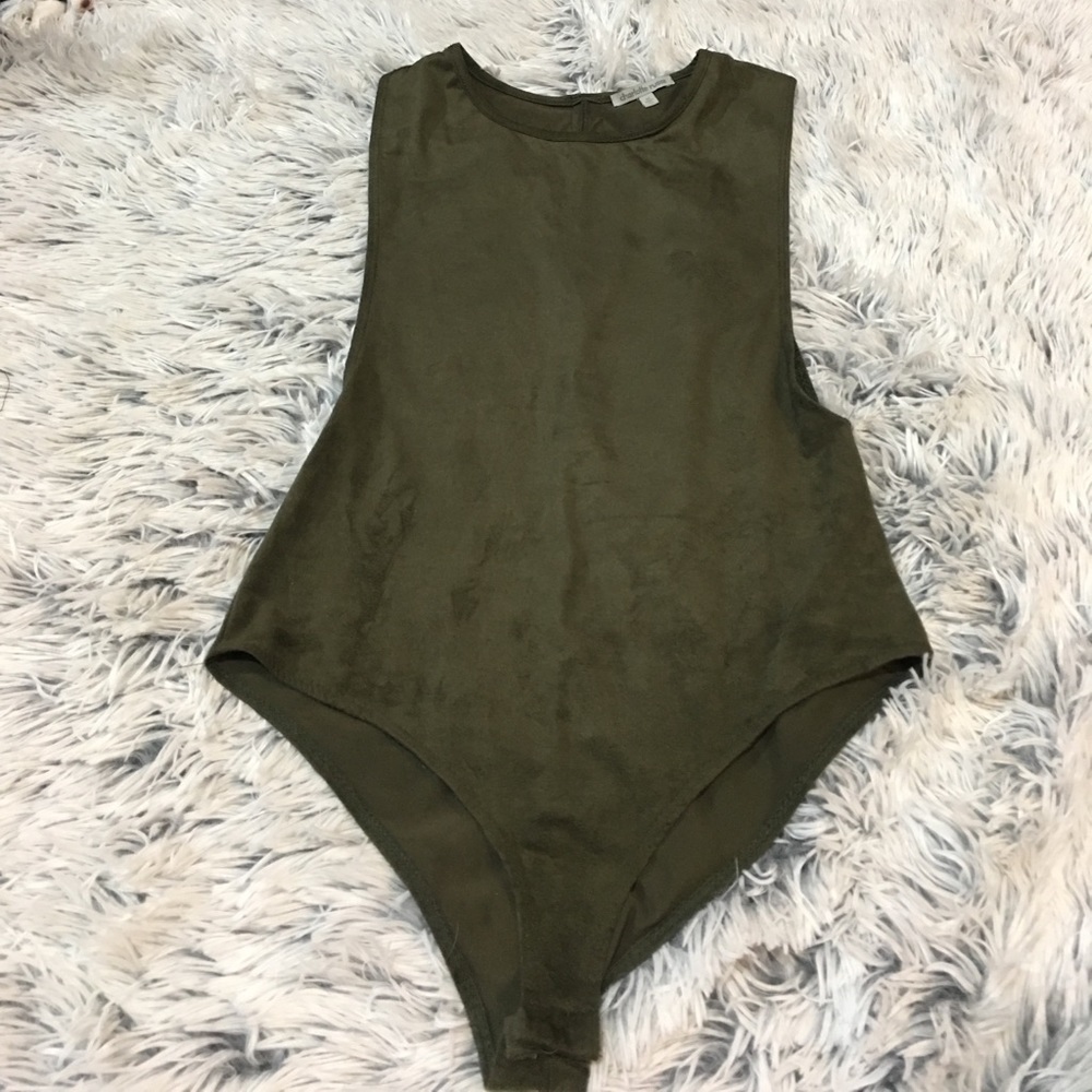 Charlotte Russe med bodysuit💚