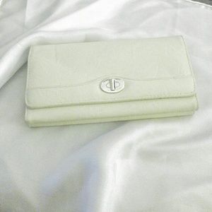 New C&B wallet