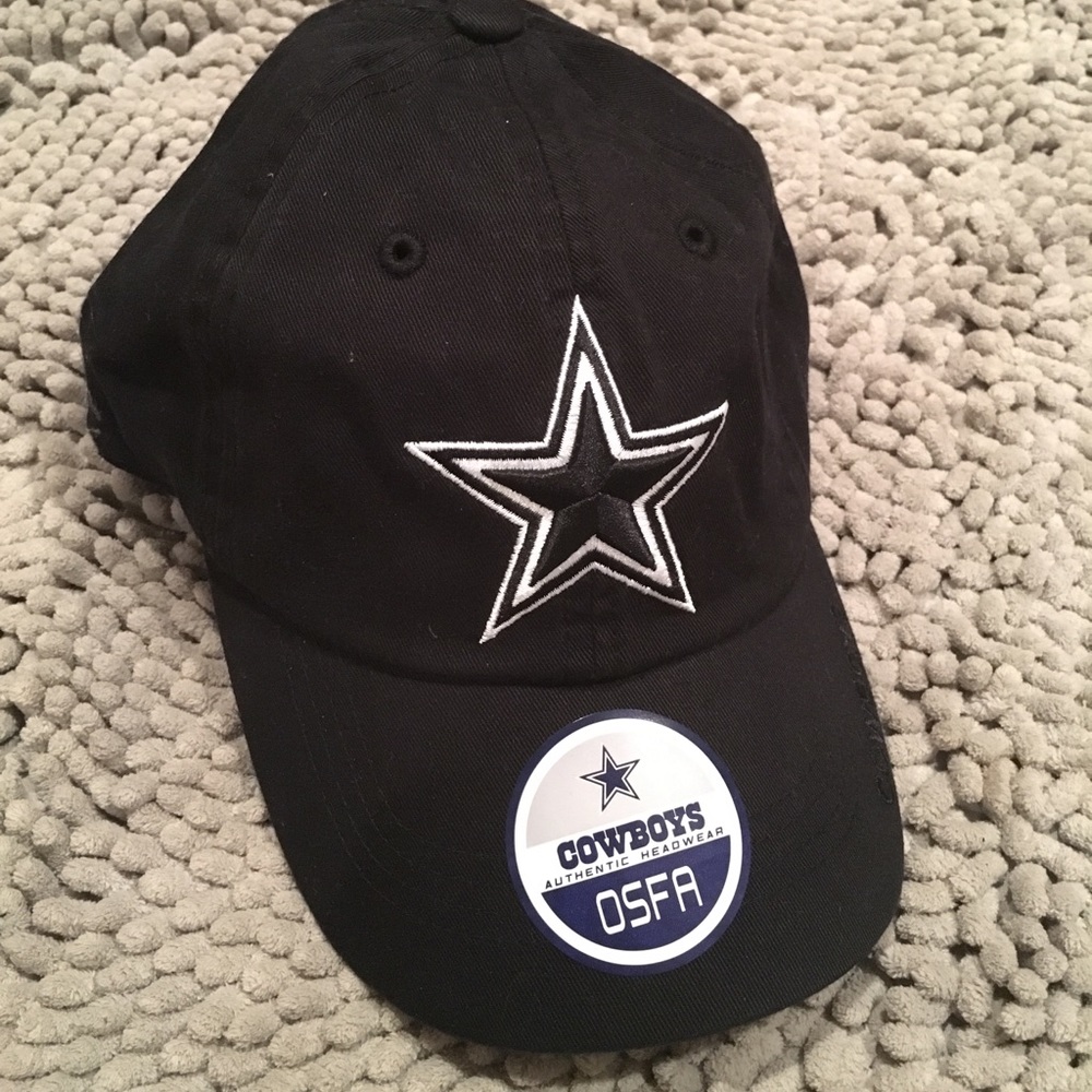 NWT. OSFA authentic Dallas Cowboys hat adjustable
