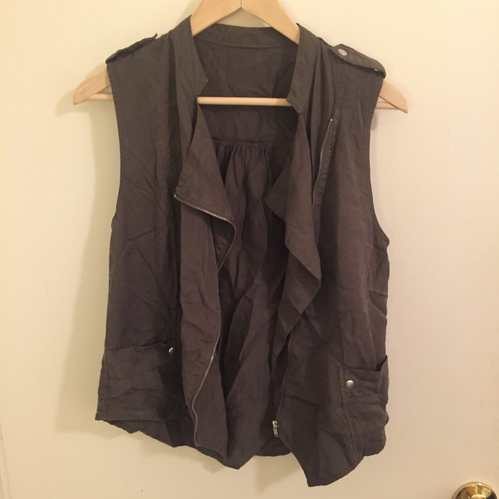 Army Green Vest ⚡️SALE ⚡️