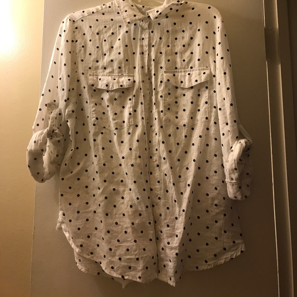 Poka dot button up
