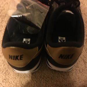 nike cortez never worn!!