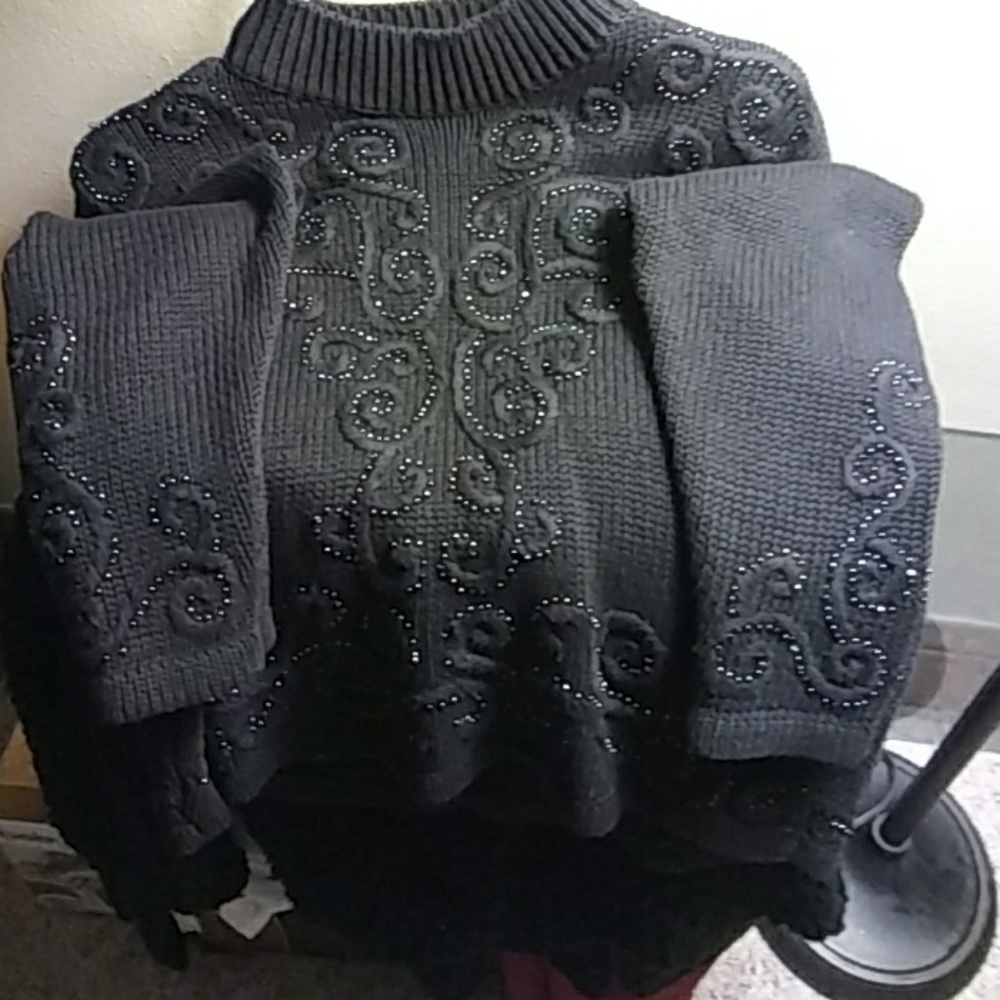 Pullover Sweater - Picture 3 of 5
