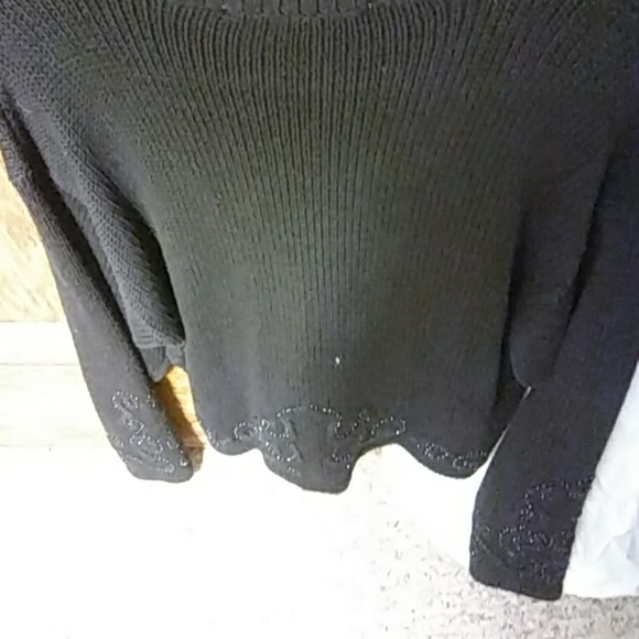 Pullover Sweater - Picture 2 of 5