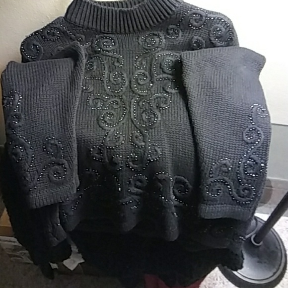 Pullover Sweater - Picture 3 of 5