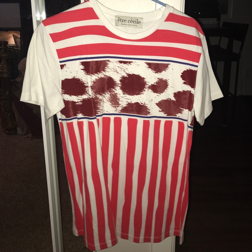 Women's t-shirt.