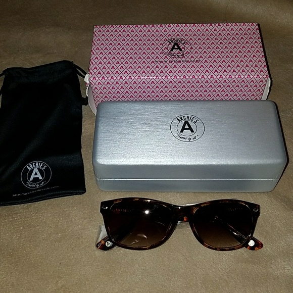 Tatyana April Vintage 1950\'s Pinup RX QUALITY Lenses FDA Approved main image 6
