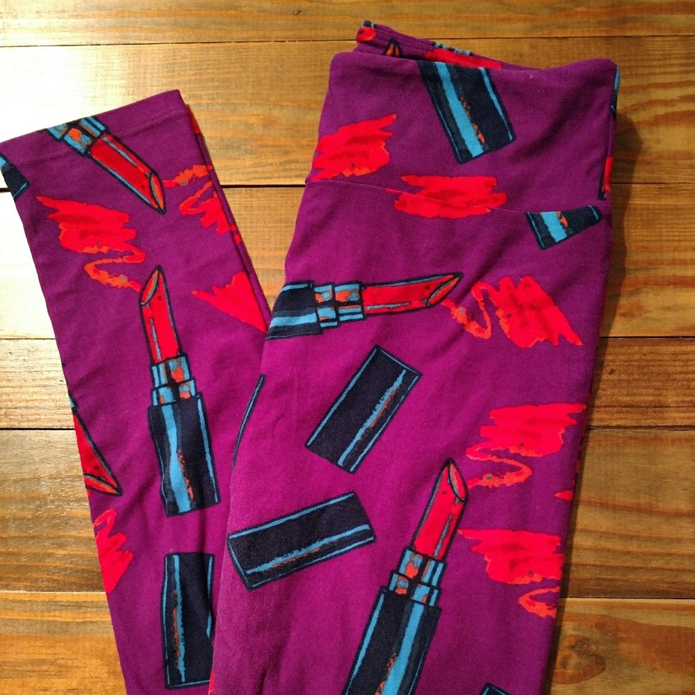 🦄LulaRoe One Size lipstick leggings🦄