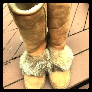 Ugg Australia Women's Size 10w. Leather sheapskin,