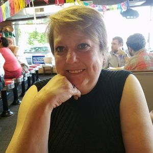 Meet your Posher, Debbie