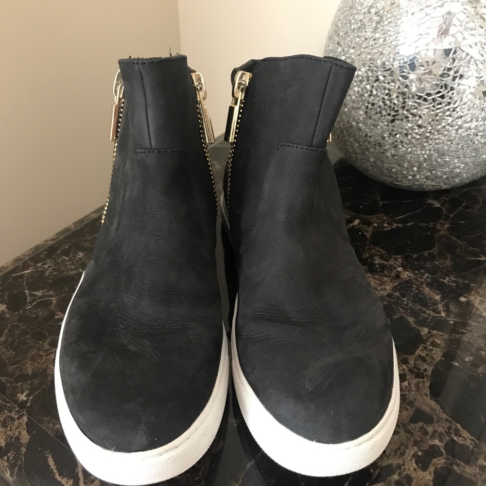 Boots/ booties