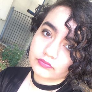 Meet your Posher, Anastacia