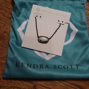 NWT Kendra Scott Elisa Pendant Necklace NWT Kendra Scott Elisa Pendant Necklace