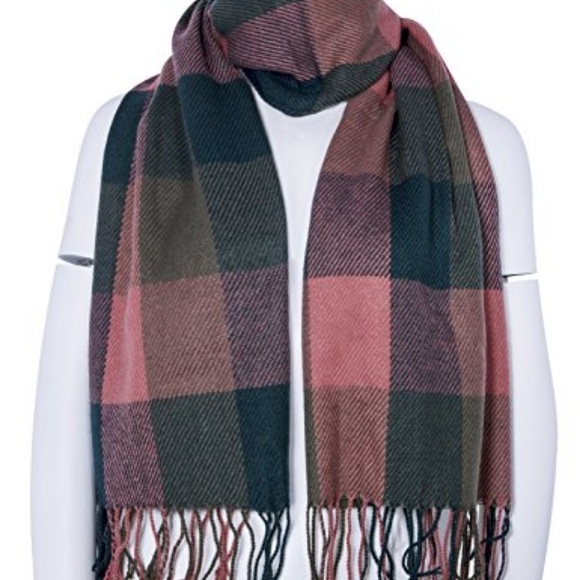 NWT! COZY BEAUTIFUL SCARF! ❤️ - Picture 3 of 4