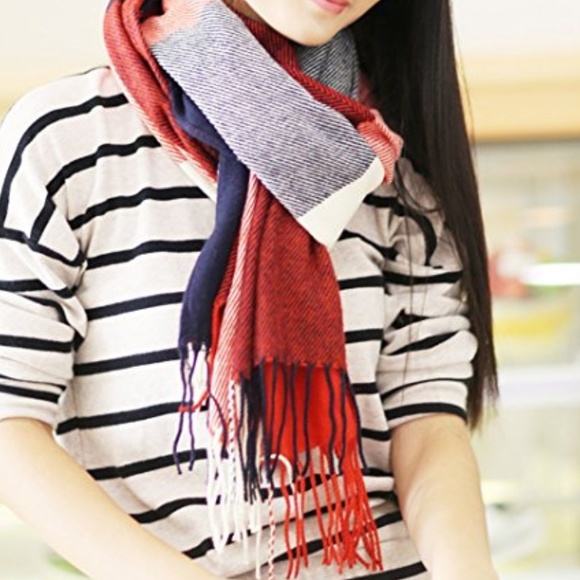 HOST PICK!! NWT! COZY BEAUTIFUL SCARF! ❤️ - Picture 3 of 5