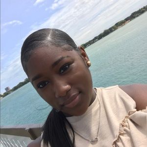 Meet your Posher, Janae