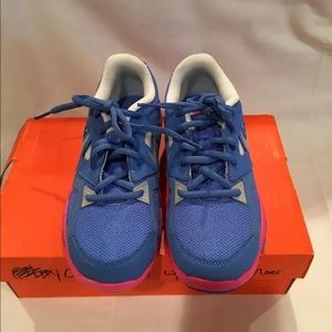 NEW NIKE FLEX SUPREME TR 2 (GS/PS) GIRLS size 3Y