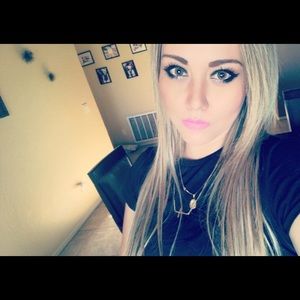 Meet your Posher, Daniela