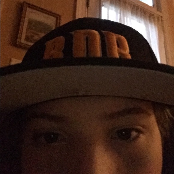 Meet your Posher, Sam woodson - Picture 1 of 1
