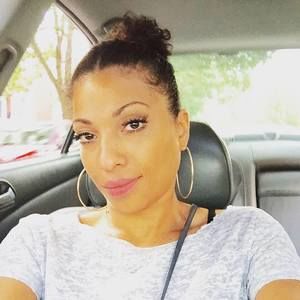 Meet your Posher, Ava