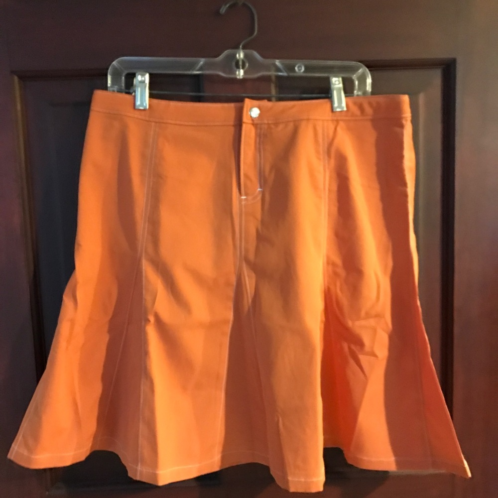 Gaiam size M sport skirt! Brand New never worn.
