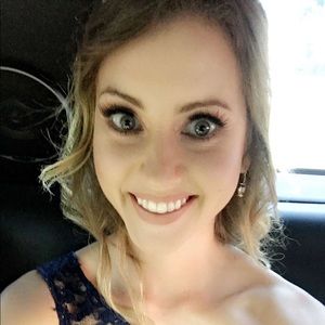 Meet your Posher, Kayla