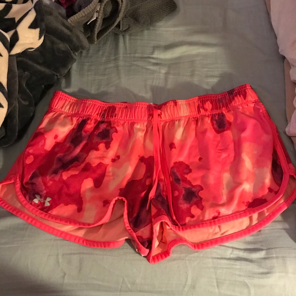 Women’s Under Armour XL pink shorts