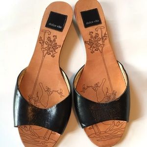 Dolce vita black flats size 7 narrow sandals Dolce vita black flats size 7 narrow sandals