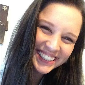 Meet your Posher, Carissa