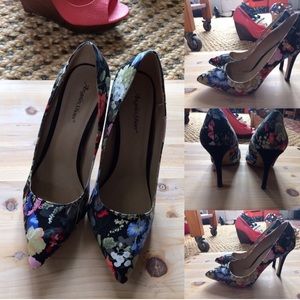 Floral heels super cute