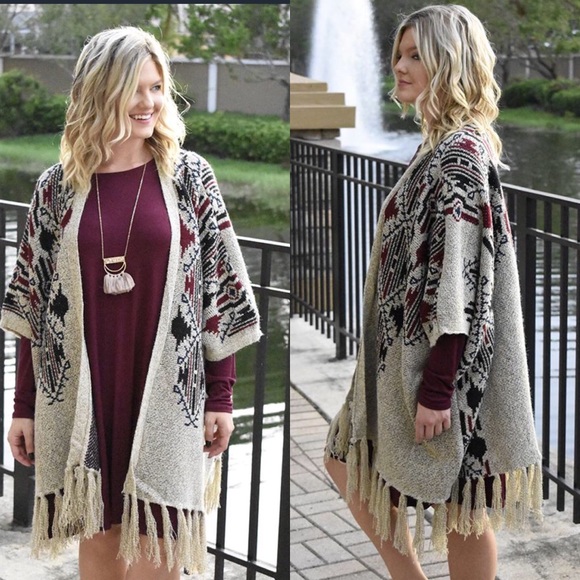 Tops - 🚨ONE LEFT 😳 Argyle Knit Ruana