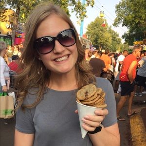 Meet your Posher, Kari