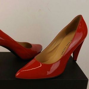 MARC JACOBS RED PATENT LEATHER PUMPS MARC JACOBS RED PATENT LEATHER PUMPS