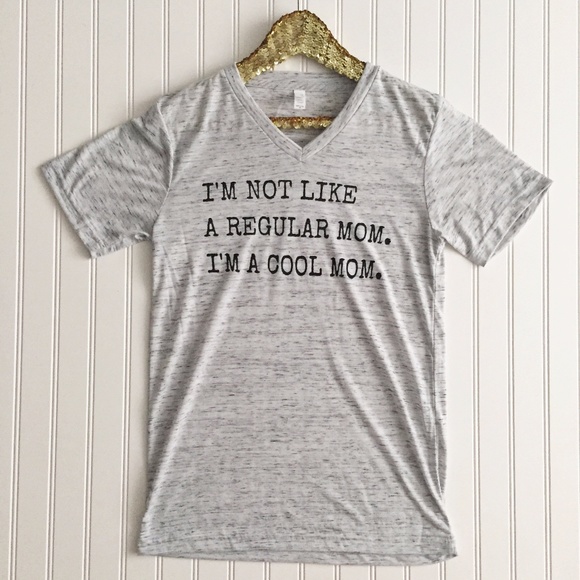 I'm A Cool Mom Graphic Tee - Picture 2 of 3
