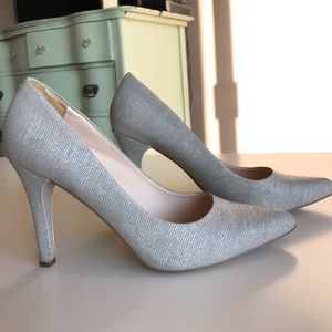 Ninewest grey pumps Ninewest grey pumps