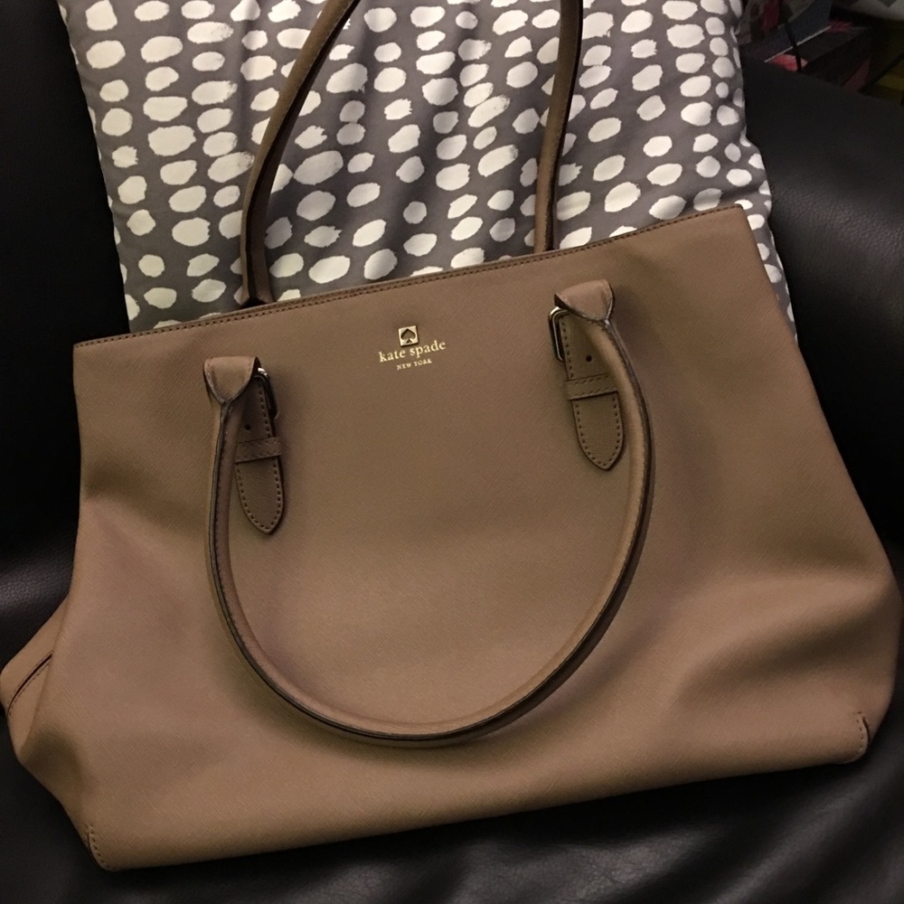 ♨️ REDUCED PRICE 24 Hours ♨️ Kate Spade Nude Tote