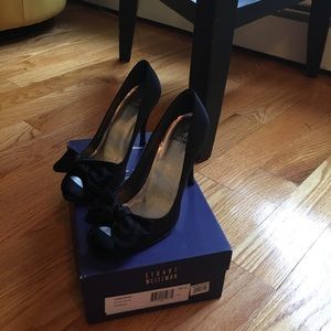 Stuart Weitzman ,peep toe with bow. Sz7 Stuart Weitzman ,peep toe with bow. Sz7