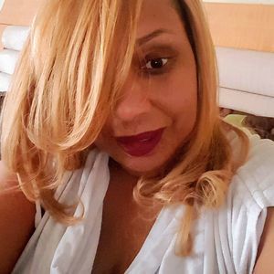 Meet your Posher, Monique