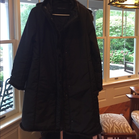 Black Thermolite coat with black Mink Trim - Picture 2 of 2