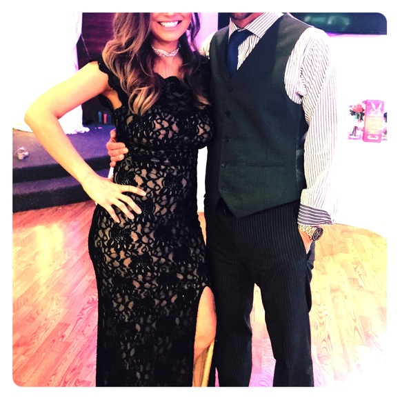 Long Black Lace Prom Dress - Wedding dress/prom - Picture 3 of 8