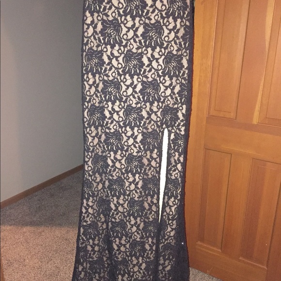 Long Black Lace Prom Dress - Wedding dress/prom - Picture 5 of 8