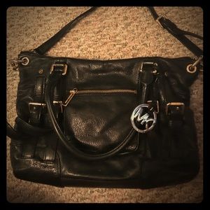 Black Michael kors crossbody purse