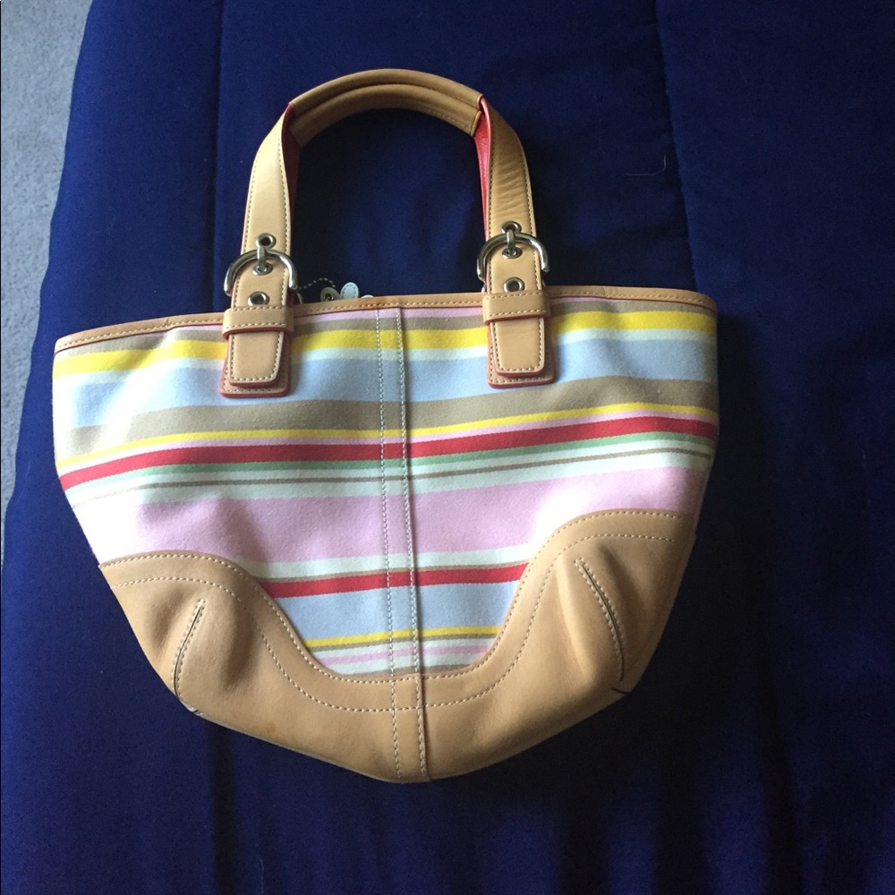 SOMEONE PLEASE TAKE THIS COACH BAG