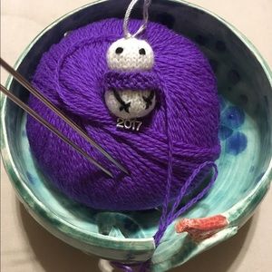 Meet your Posher, Mona