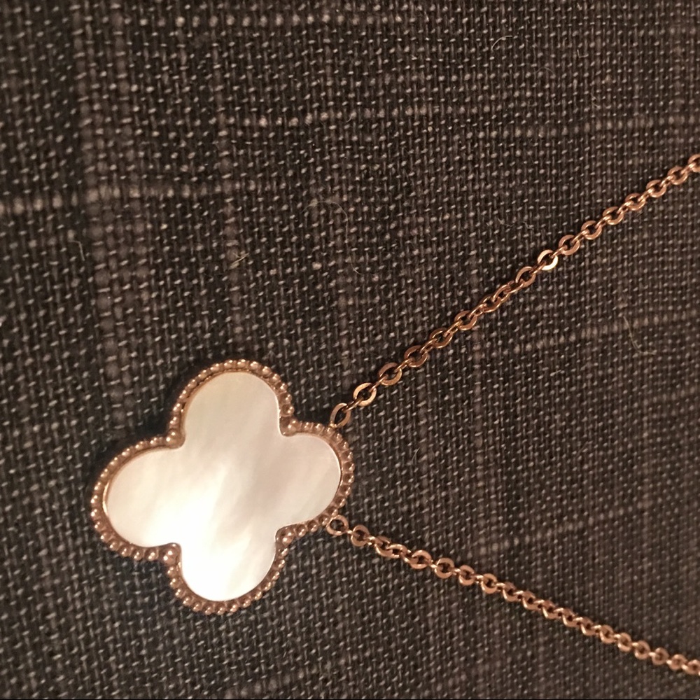 Clover necklace