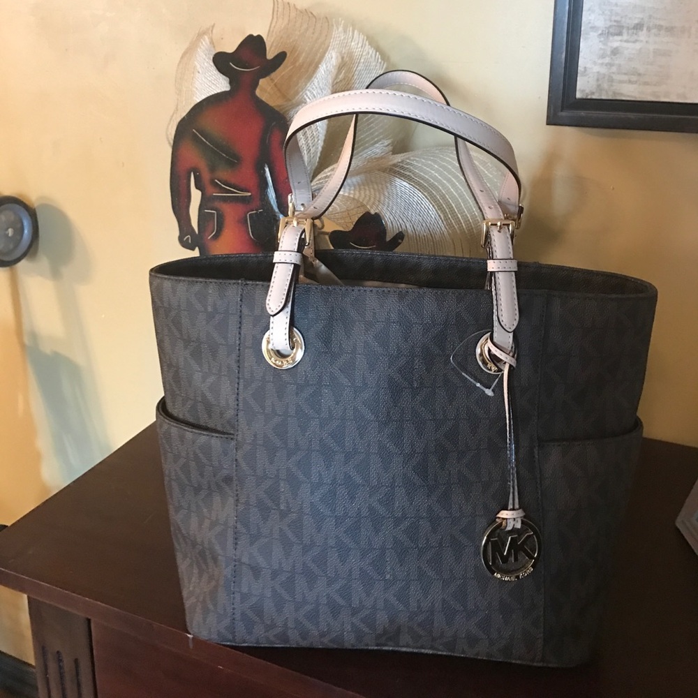 Michael kors EW signature tote