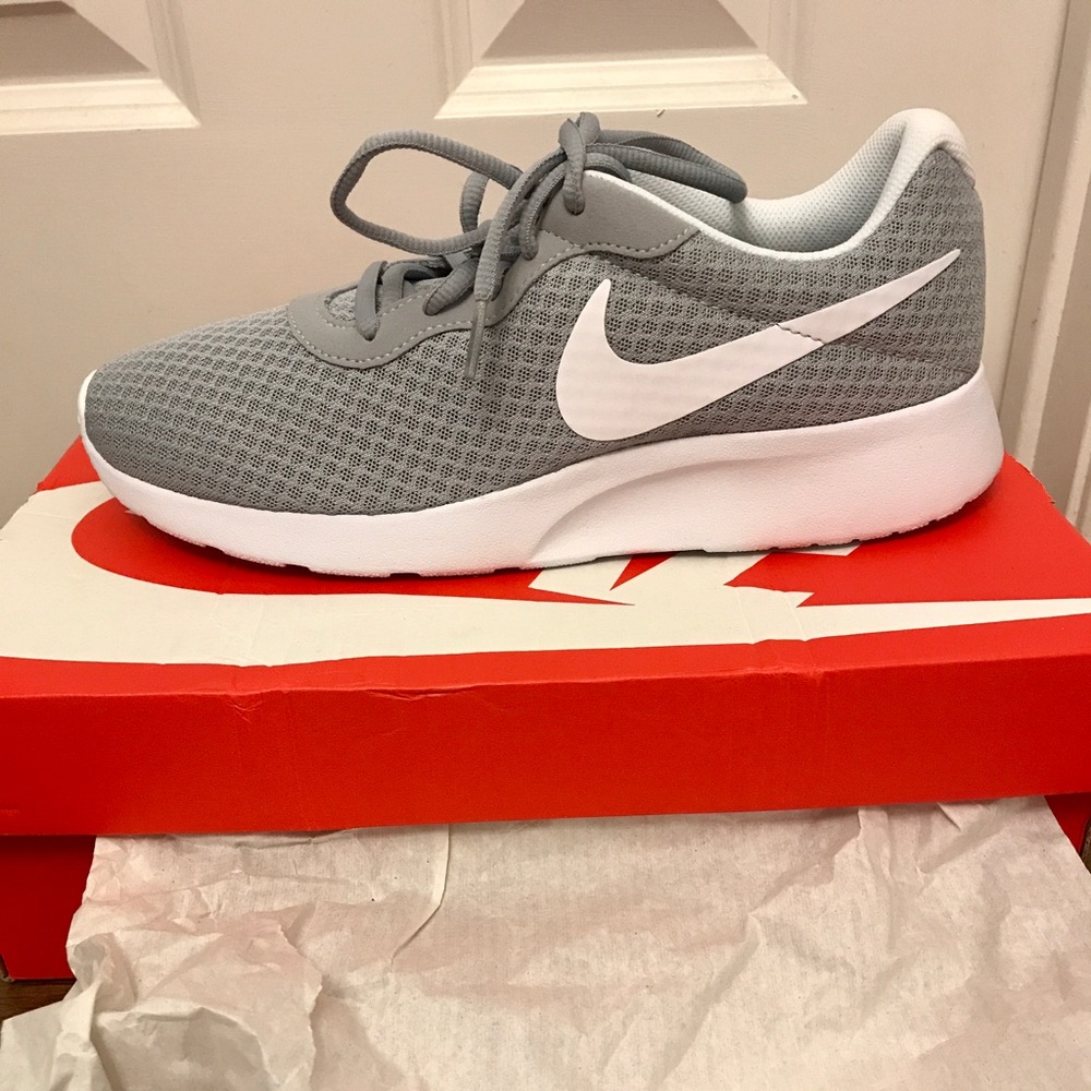 NEW Women's Nike Tanjun Wolf Grey/White size 10