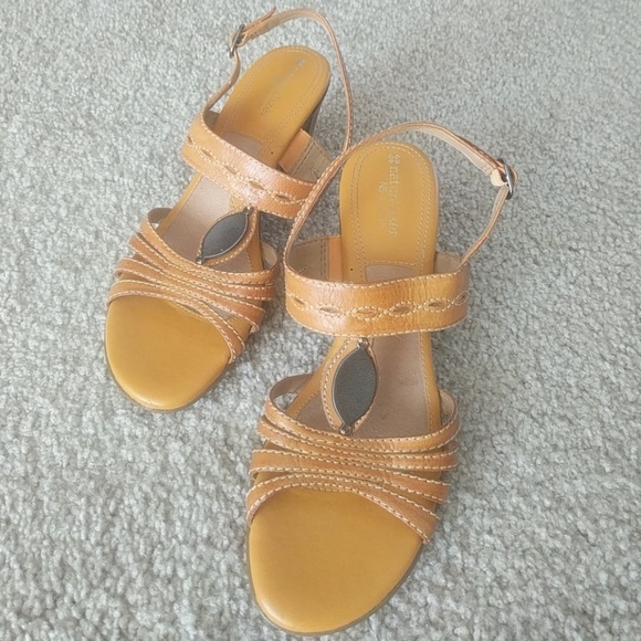 Naturalizer yellow sandals - Picture 1 of 2
